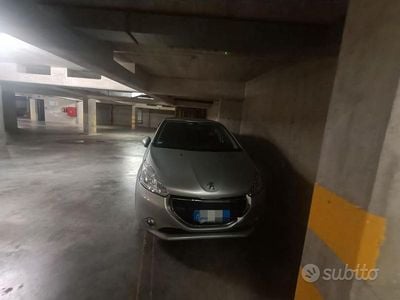 Usata Peugeot 208 68 CV (50 kW) 2012 Grigio Utilitaria