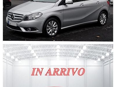 Usata Mercedes B180 109 CV (80 kW) 2017 Grigio Monovolume