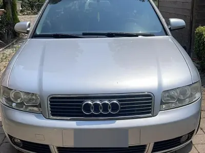 Usata Audi A4 130 CV (95 kW) 2004 Grigio Station wagon
