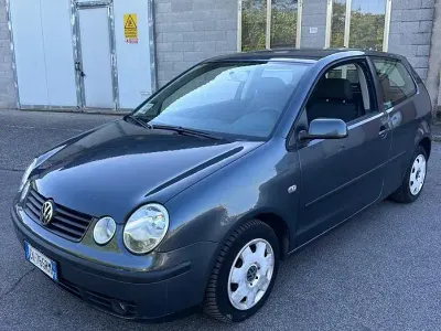 Usata VW Polo Comfortline 75 CV (55 kW) 2003 Grigio Berlina