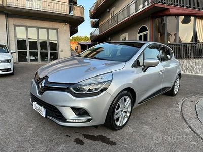Usata Renault Clio IV Business 75 CV (55 kW) 2018 Argento Berlina