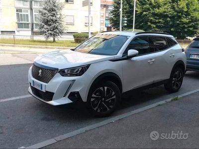 Usata Peugeot 2008 Allure 131 CV (96 kW) 2021 Bianco SUV