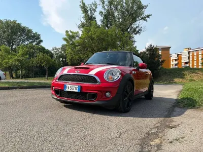 Usata Mini Cooper S Cabriolet 184 CV (135 kW) 2013 Rosso Cabrio