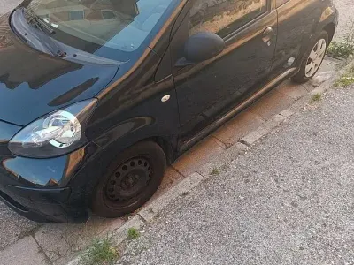Usata Toyota Aygo 68 CV (50 kW) 2008 Nero Utilitaria