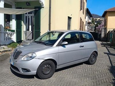Usata Lancia Ypsilon 60 CV (44 kW) 2008 Grigio Utilitaria