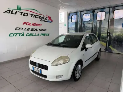 Usata Fiat Grande Punto 65 CV (47 kW) 2006 Bianco Utilitaria