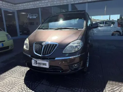 Usata Lancia Musa 90 CV (66 kW) 2010 Bronzo Monovolume