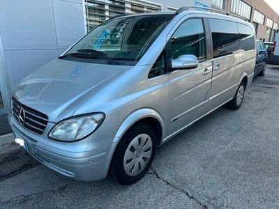 usata Mercedes V220 8 POSTI DOPPIA PORTA