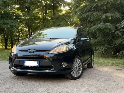 Usata Ford Fiesta Titanium 68 CV (50 kW) 2010 Nero Berlina