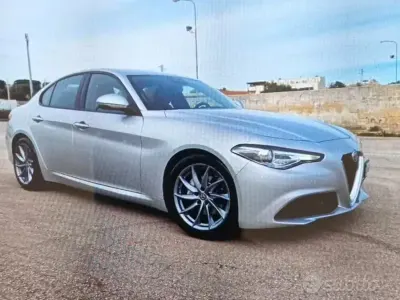 Usata Alfa Romeo Giulia Super 150 CV (110 kW) 2018 Grigio Berlina
