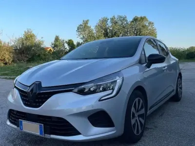 Usata Renault Clio V Equilibre 91 CV (66 kW) 2023 Argento Berlina