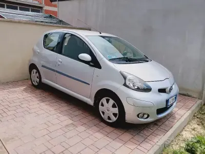 Usata Toyota Aygo 68 CV (50 kW) 2009 Grigio Utilitaria