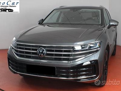Usata VW Touareg Elegance 231 CV (169 kW) 2024 Grigio SUV