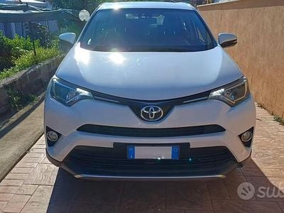 Usata Toyota RAV4 Business Edition 143 CV (105 kW) 2016 Bianco SUV