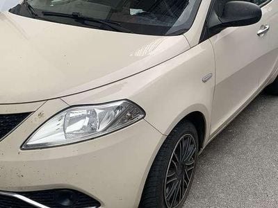 Usata Lancia Ypsilon Silver 69 CV (50 kW) 2017 Utilitaria