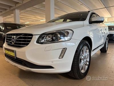 Usata Volvo XC60 Momentum 150 CV (110 kW) 2016 Bianco SUV