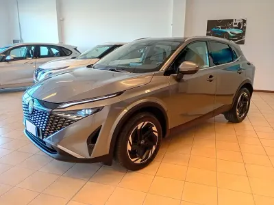 Usata Nissan Qashqai N-Connecta 140 CV (102 kW) 2025 Grigio SUV
