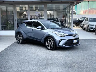 Usata Toyota C-HR 98 CV (72 kW) 2022 Bluazzurro SUV