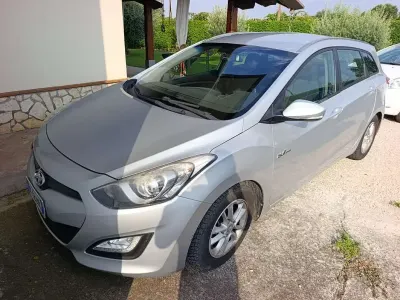 Usata Hyundai i30 Comfort 110 CV (80 kW) 2013 Grigio Station wagon