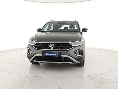 Usata VW T-Roc Life 150 CV (110 kW) 2024 Grigio SUV