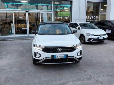 Usata VW T-Roc Life 110 CV (80 kW) 2023 Pure white / tetto nero SUV