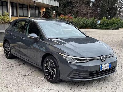 Usata VW Golf VIII Style 115 CV (84 kW) 2022 Grigio Berlina