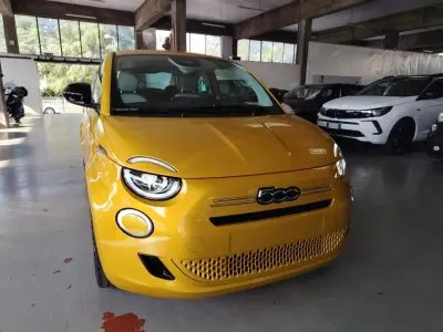 Nuova Fiat 500 Icon 65 CV (47 kW) 2026 Giallo Berlina