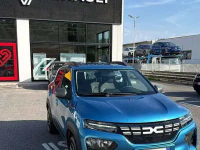 Usata Dacia Spring Comfort Plus 33 kW (45 CV) 2023 Blu/azzurro Utilitaria
