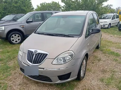 Usata Lancia Musa 95 CV (69 kW) 2012 Grigio Monovolume