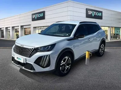 Usata Peugeot 2008 Allure 102 CV (75 kW) 2023 Bianco madreperla SUV