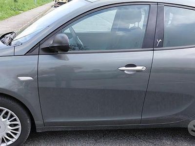 Usata Lancia Ypsilon 60 CV (44 kW) 2016 Grigio Utilitaria