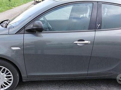 Usata Lancia Ypsilon 2016 Grigio Utilitaria