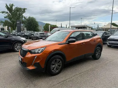Gebraucht Peugeot 2008 Active 102 PS (75 kW) 2023 Orange SUV