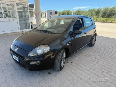 Usata Fiat Grande Punto 95 CV (69 kW) 2012 Nero Utilitaria