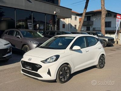 Usata Hyundai i10 67 CV (49 kW) 2022 Bianco Utilitaria
