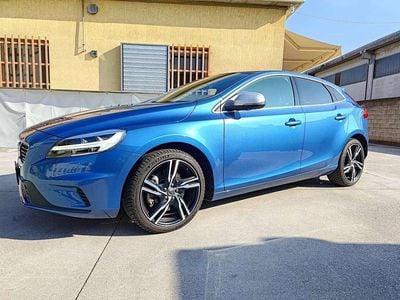 Usata Volvo V40 R-Design 150 CV (110 kW) 2018 Blu/azzurro Berlina