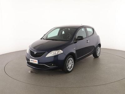 Usado Lancia Ypsilon Gold 70 CV (51 kW) 2017 Azul Utilitario