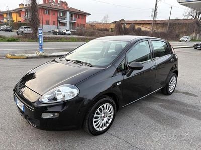 Usata Fiat Punto Street 69 CV (50 kW) 2018 Nero Utilitaria