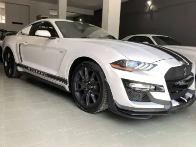 Usata Ford Mustang Fastback 317 CV (233 kW) 2019 Bianco Coupé