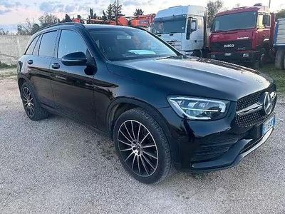 Usata Mercedes GLC300 Premium 163 CV (119 kW) 2020 Nero Station wagon