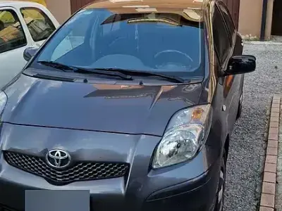 Usata Toyota Yaris 69 CV (50 kW) 2008 Grigio Utilitaria