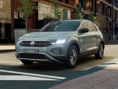Usata VW T-Roc Life 150 CV (110 kW) 2025 Petroleum blue metallizzato nero SUV