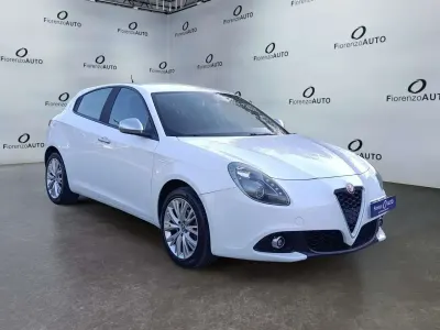 Usata Alfa Romeo Giulietta Super 120 CV (88 kW) 2018 Bianco Utilitaria