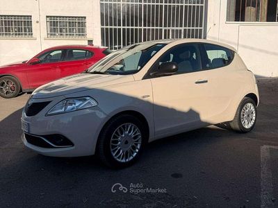 Usata Lancia Ypsilon Silver 69 CV (50 kW) 2016 Beige Utilitaria