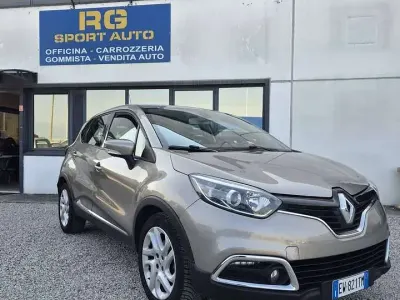 Usata Renault Captur 90 CV (66 kW) 2014 Grigio SUV