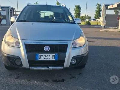Usata Fiat Sedici 107 CV (78 kW) 2009 Grigio SUV