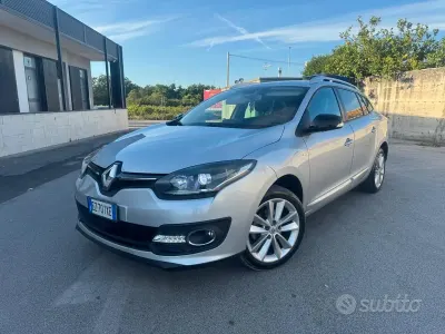 Usata Renault Mégane GrandTour LIMITED 110 CV (80 kW) 2015 Grigio Station wagon