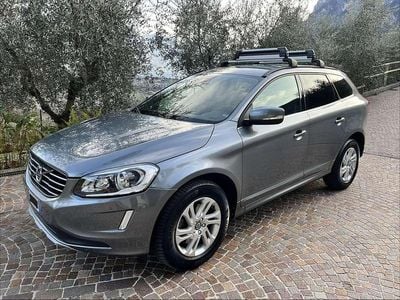 Usata Volvo XC60 Momentum 190 CV (139 kW) 2016 Grigio SUV