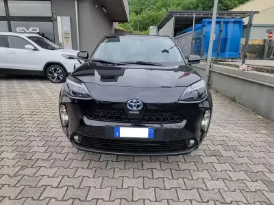 Begagnad Toyota Yaris Cross 116 HK (85 kW) 2024 Svart SUV