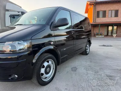 Usata VW Multivan Startline 140 CV (102 kW) 2011 Nero Monovolume
